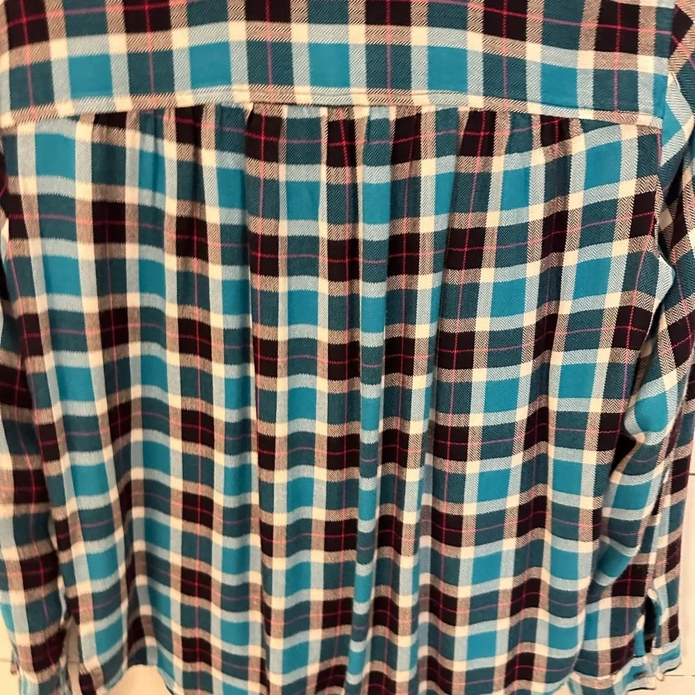 EDDIE BAUER M Blue plaid 100% rayon lightweight woman button down casual top - Picture 8 of 10